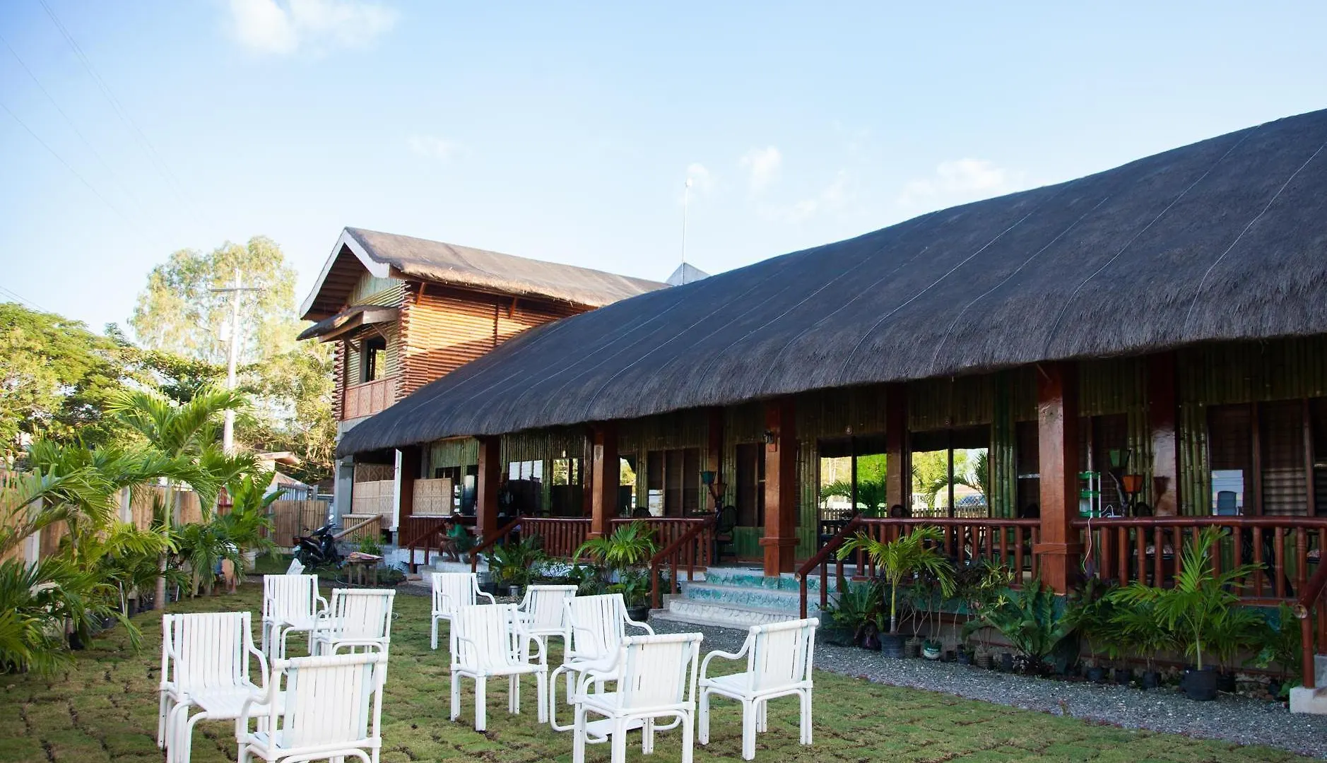 Mayfair Resort Panglao 2*,