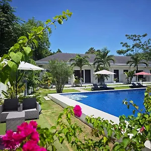 Resort Ohana, Resort.