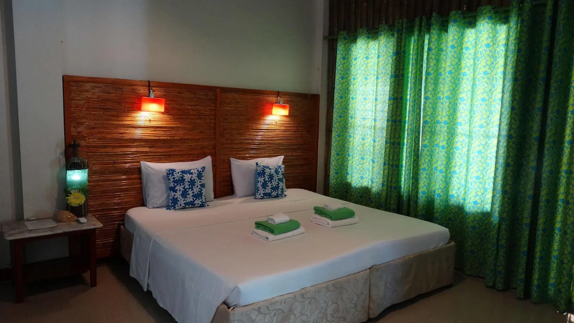 Mayfair Resort Panglao 2*,